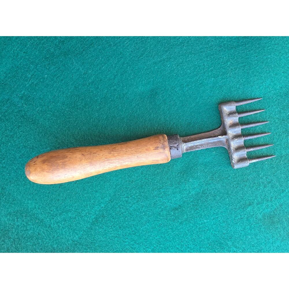 Vintage Large GILCHRIST No. 50 Ice Pick Chipper, 5 Prong Ice Chipper